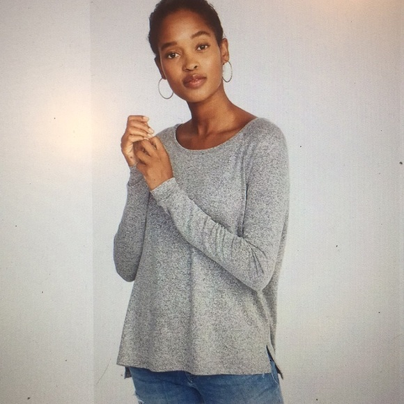 Old Navy Loose Luxe Soft-Slim Tee - Picture 4 of 4